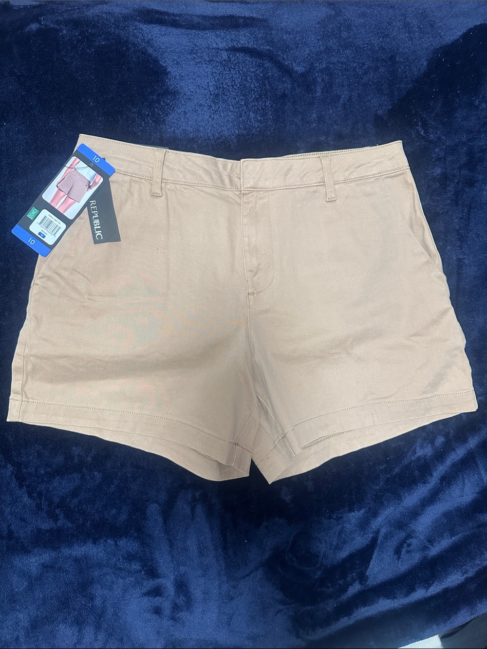 Banana Republic Women's Chino Shorts in Light Tan